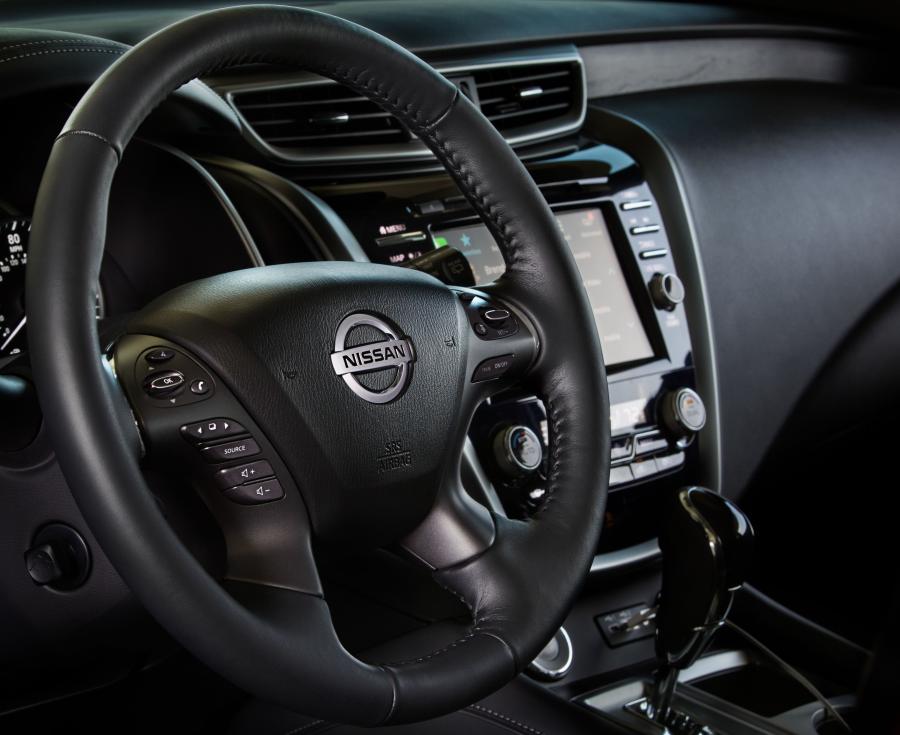Детали интерьера Nissan Murano 2018 года  (NA) (фото 25 из 40)